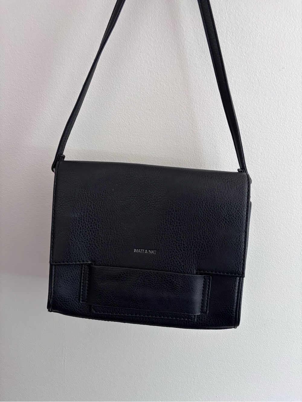 Matt & Nat Black Faux Leather Cross Body Shoulder Purse